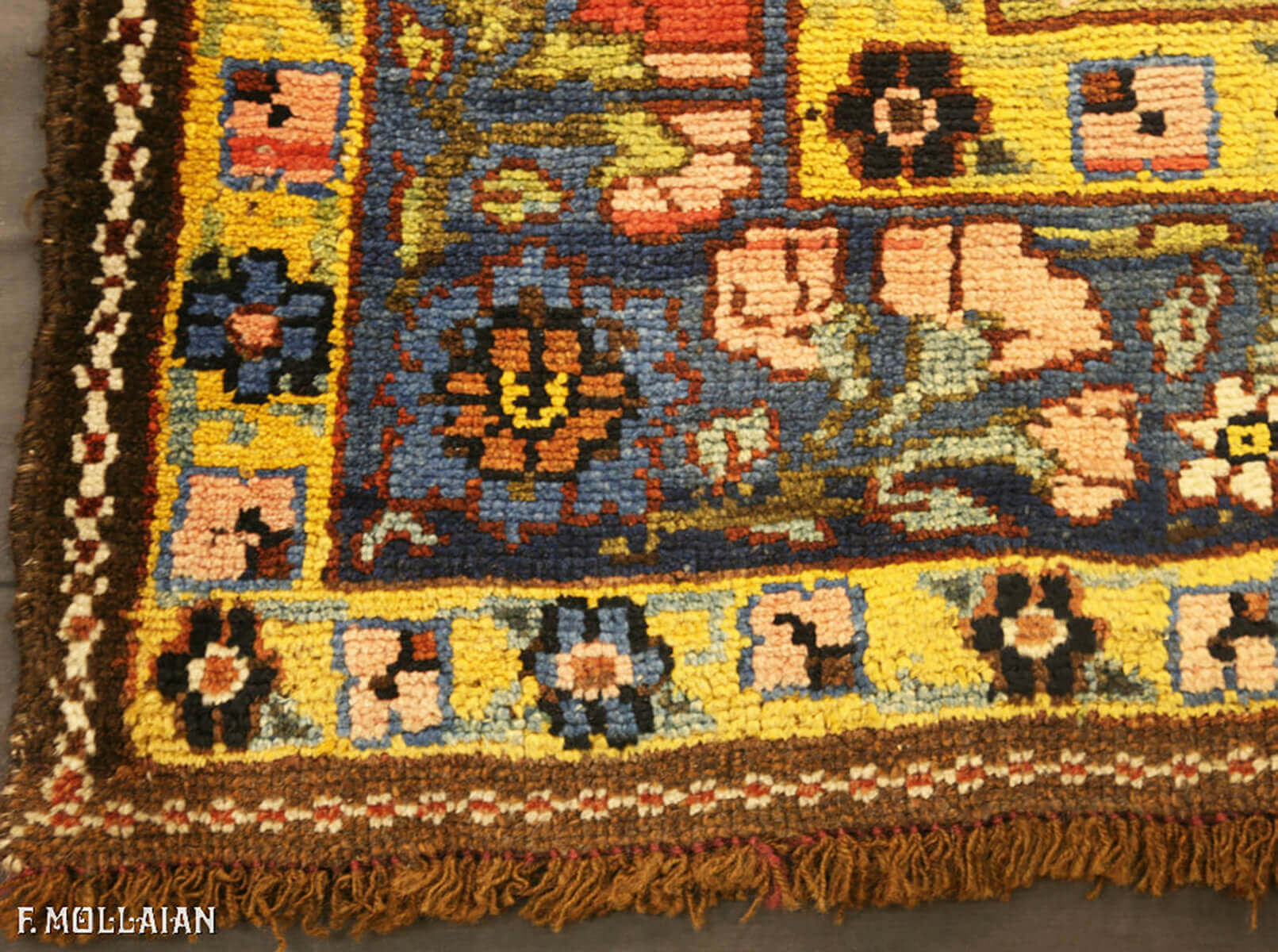 Semi-Antique Persian Bakhtiari Runner n°:87711470